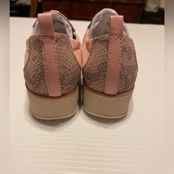 BareTraps women’s shoes NWT - Picture 4 of 11